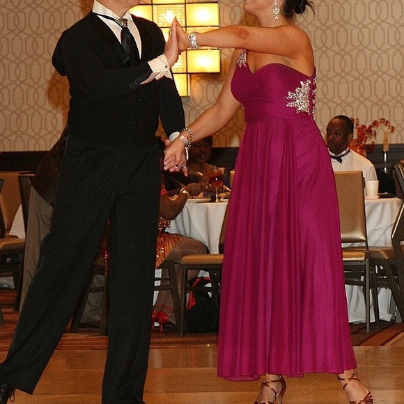 Dresses & Skirts - BEAUTIFUL PURPLE Strappy Back Formal Dress